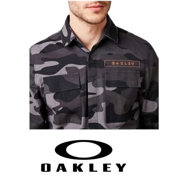 Oakley Men’s Gray Camo Long‎ Sleeve Button Down Cargo Short - Size M - Picture 2 of 4